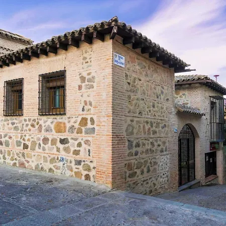度假居 Casa De Bisagra
